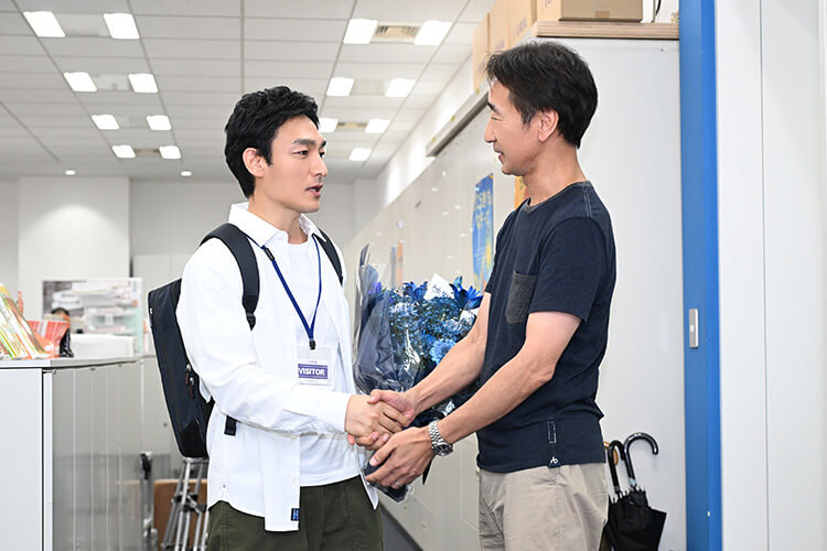 草彅剛、三宅喜重