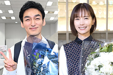 草彅剛、中村ゆりが笑顔でクランクアップ！