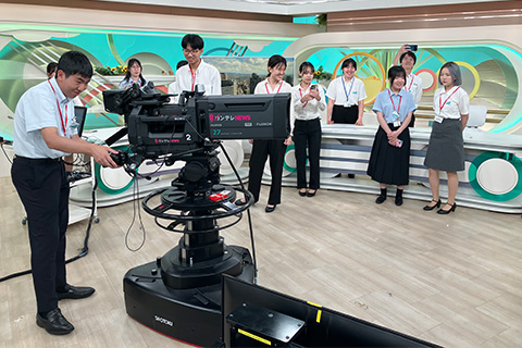 報道スタジオ・サブ