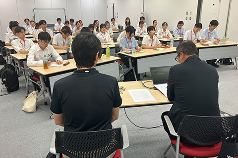 「アジアに精通（READ）し、アジアを牽引（LEAD）する」日中の大学生が来社