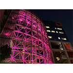 乳がんの予防・啓発「ピンクリボン運動」・社屋をピンクライトアップ