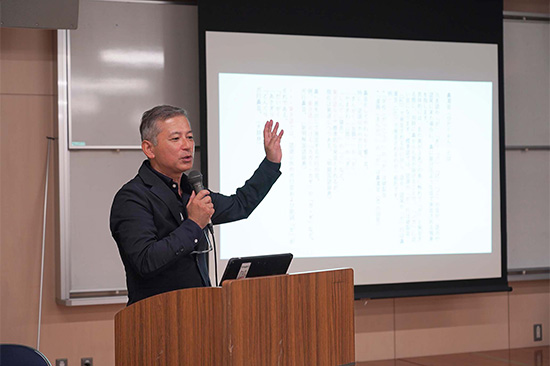 豊田アナウンサー  尼崎市立難波の梅小学校