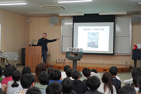 豊田アナウンサー  尼崎市立難波の梅小学校