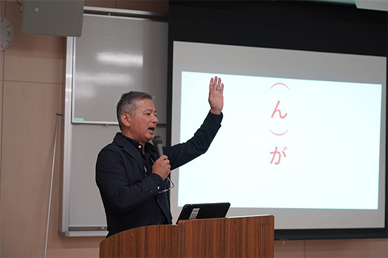 豊田アナウンサー  尼崎市立難波の梅小学校