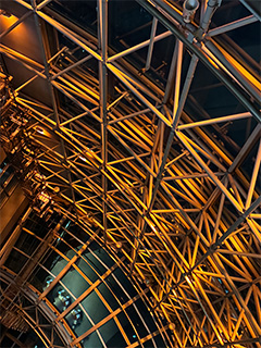 子どもの虐待がない社会の実現にむけて ・社屋をオレンジライトアップ