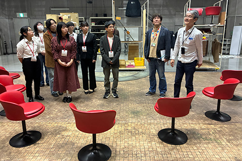 近畿大学オープンカンパニー・舞台芸術や創作評論を学ぶ大学生が来社
