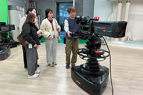 立命館大学産業社会学部の学生が来社・SNSが変えた選挙報道について議論