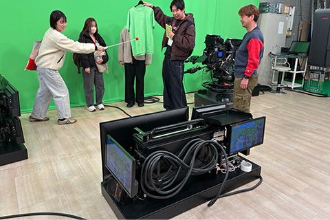 立命館大学産業社会学部の学生が来社・SNSが変えた選挙報道について議論