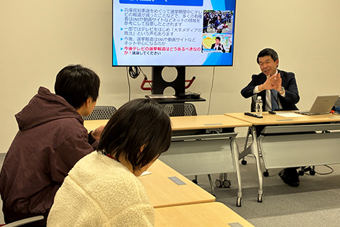 立命館大学産業社会学部の学生が来社・SNSが変えた選挙報道について議論