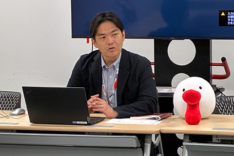 「テレビが番組を制作する理由って？」中学生と編成部長が議論