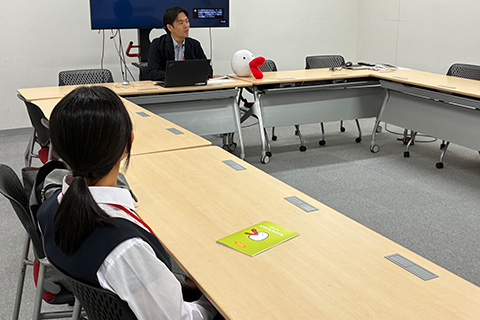 「テレビが番組を制作する理由って？」中学生と編成部長が議論