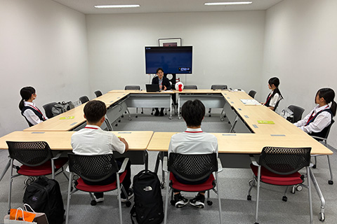 「テレビが番組を制作する理由って？」中学生と編成部長が議論