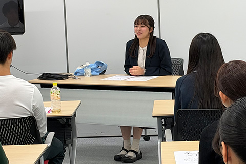 メディア・コミュニケーションを学ぶみなさんが来社
