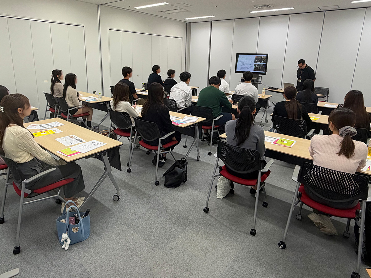 メディア・コミュニケーションを学ぶみなさんが来社