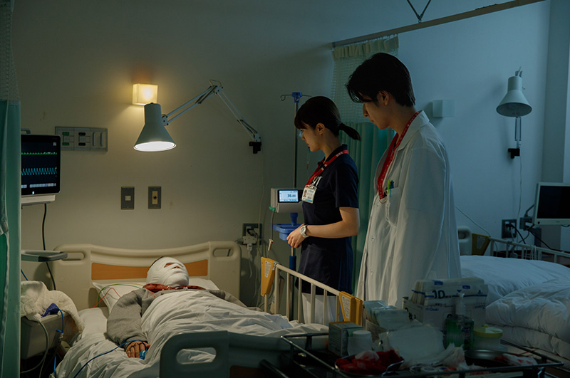 顔のない患者-救うか、裁くか-