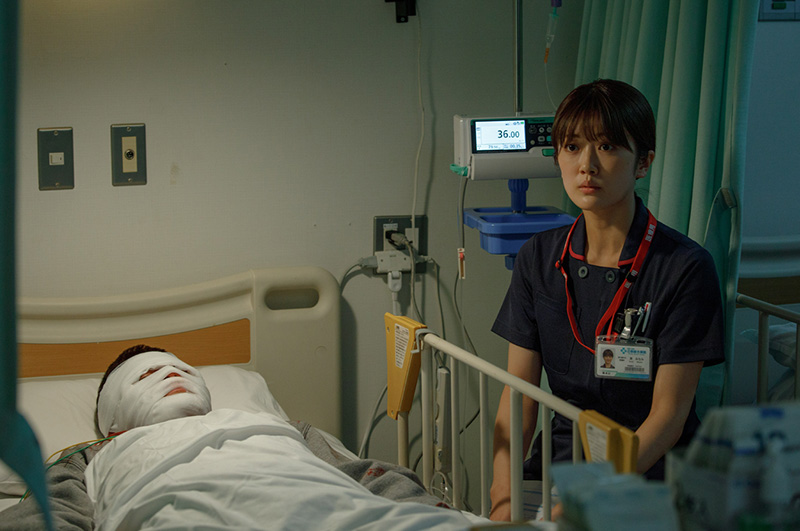 顔のない患者-救うか、裁くか-