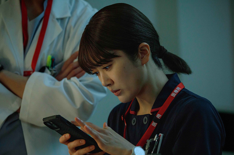 顔のない患者-救うか、裁くか-