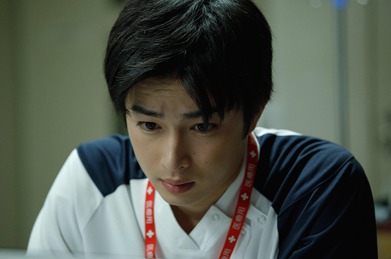 顔のない患者-救うか、裁くか-