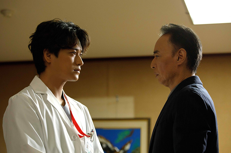 顔のない患者-救うか、裁くか-