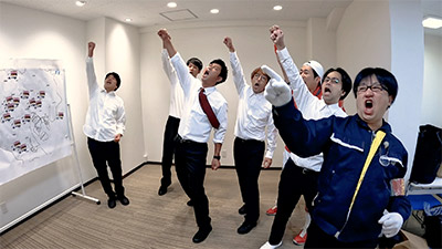 尾形軍団:尾形貴弘(パンサー)ほか