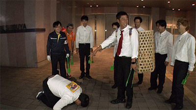 尾形貴弘(パンサー)ほか