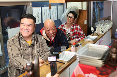 小峠英二（バイきんぐ）、アンタッチャブル（柴田英嗣、山崎弘也）