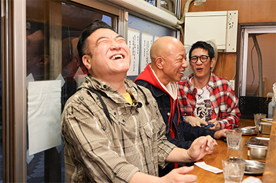 小峠英二（バイきんぐ）、アンタッチャブル（柴田英嗣、山崎弘也）