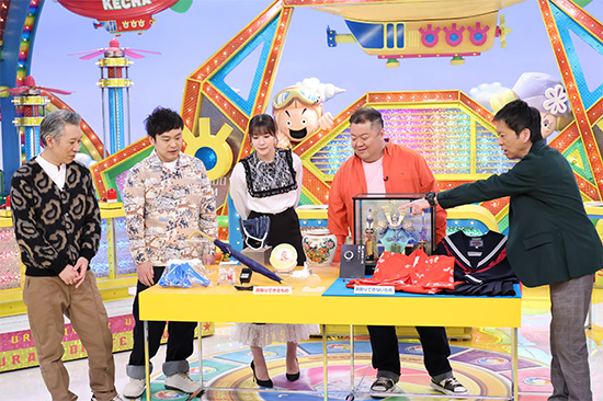 足立梨花、モンスターエンジン、ブラックマヨネーズ（小杉竜一、吉田敬）