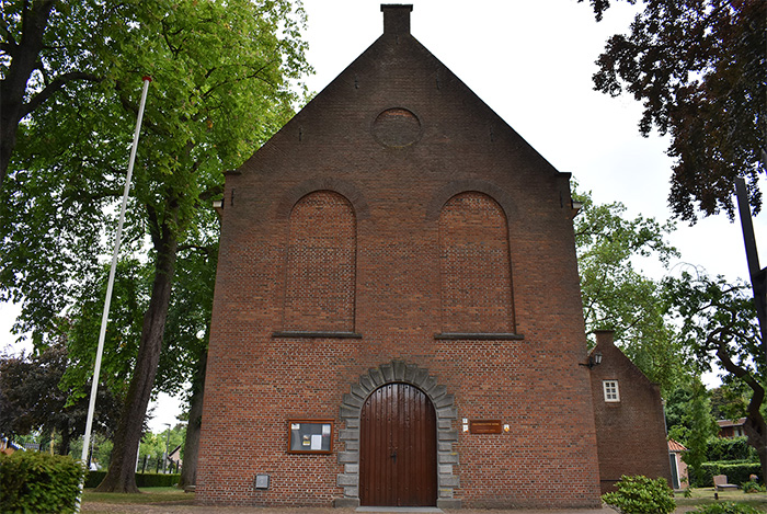ゴッホの父が牧師を務めた教会