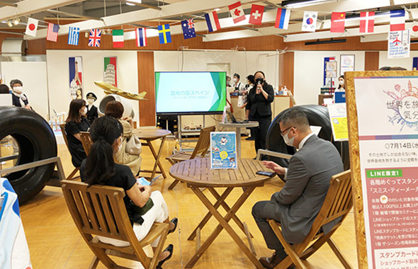 百貨店（川西阪急）での体験イベントの様子