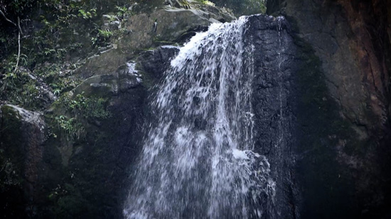 雨乞い祈願の滝