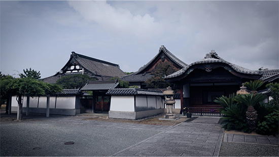 亀山本徳寺