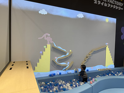 ③ 作って遊ぶウォータースライダー創作体験